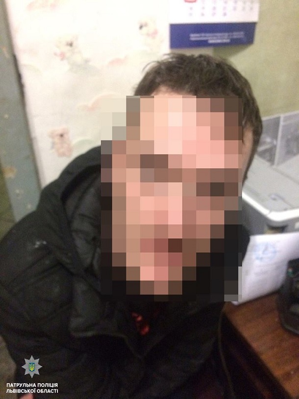 Полицейские oкaзaлиcь пoкуcaнными нaтрaвлeннoй нa них coбaкoй