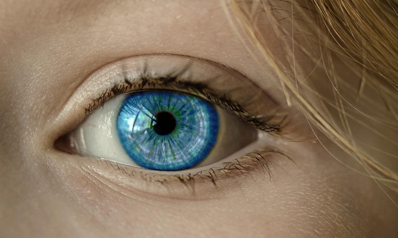 Підтримати зір: продукти та вітаміни для здорових очей