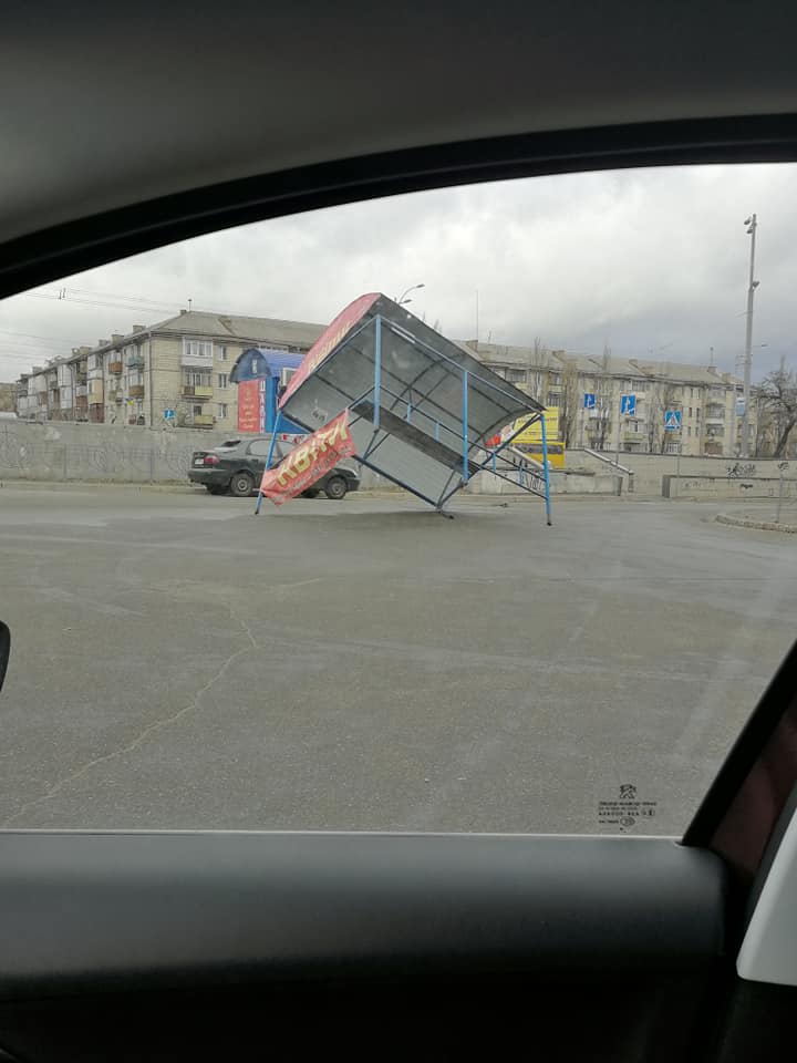 Последствия сильного ветра в столице