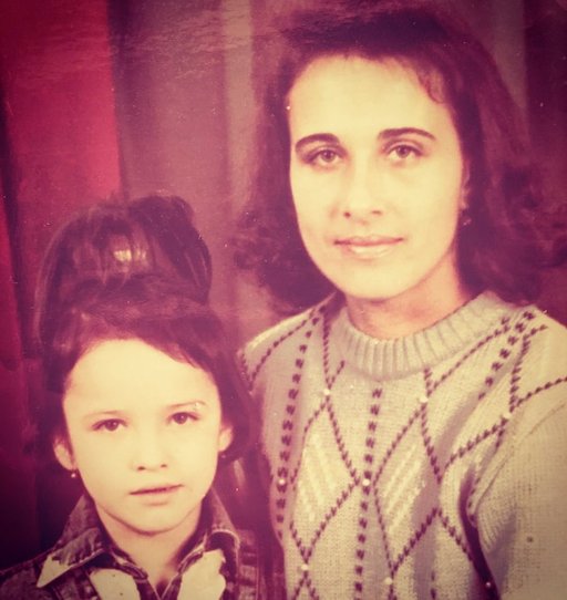 Даша Астафьева умилила поклонников архивным снимком с матерью 
