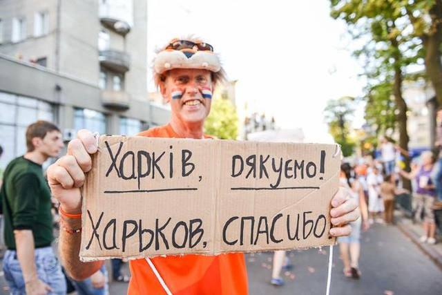 Если хорошо погуглить, то и билборды, и ситилайты «Спасибо, Харьков» тоже можно найти