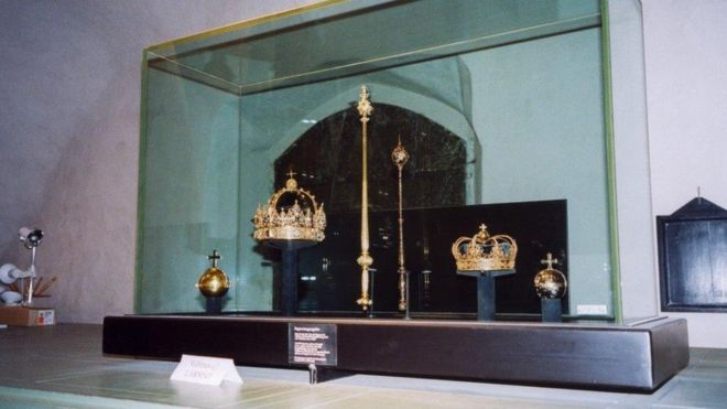 В Швеции из собора похитили короны короля Карла IX и его жены