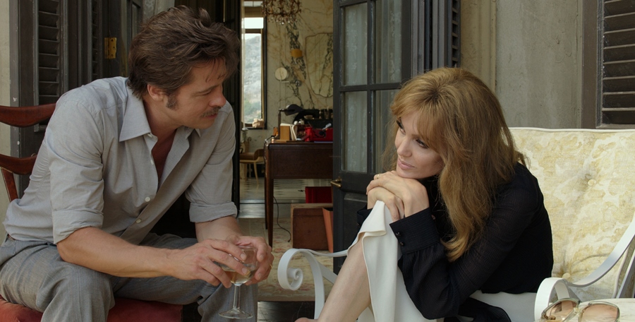 Питт и Джоли в фильме У моря