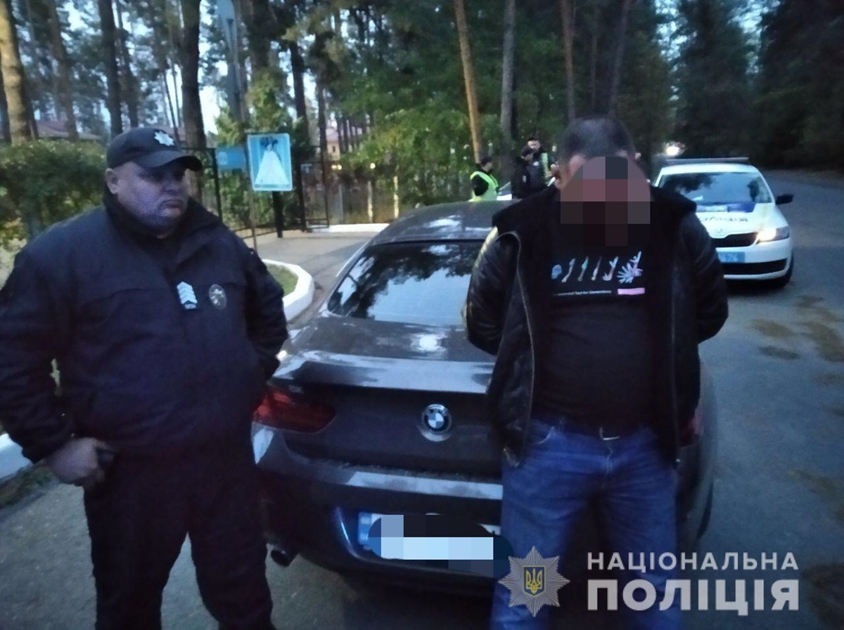 Под Киевом мужчина похитил бывшую девушку и повез в поле поговорить
