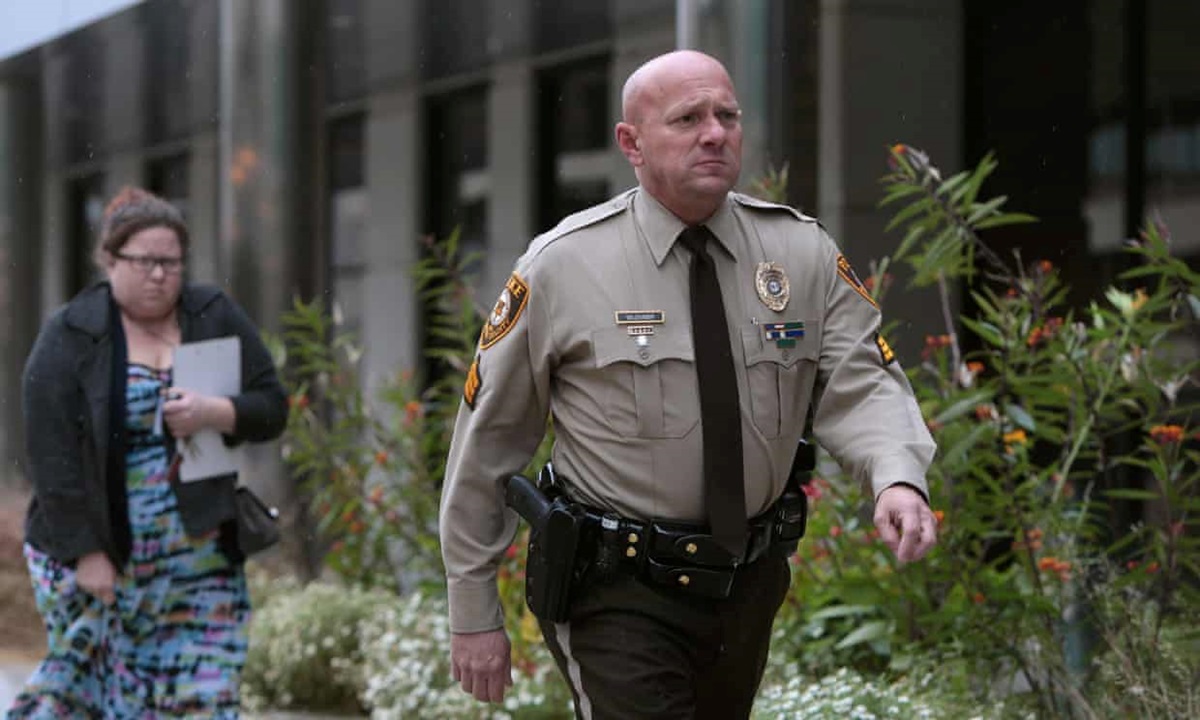 Полицейский-гей отсудил $20 млн за дискриминацию