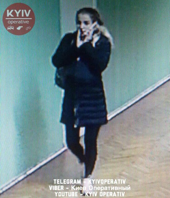 Камера зафиксировала девушку