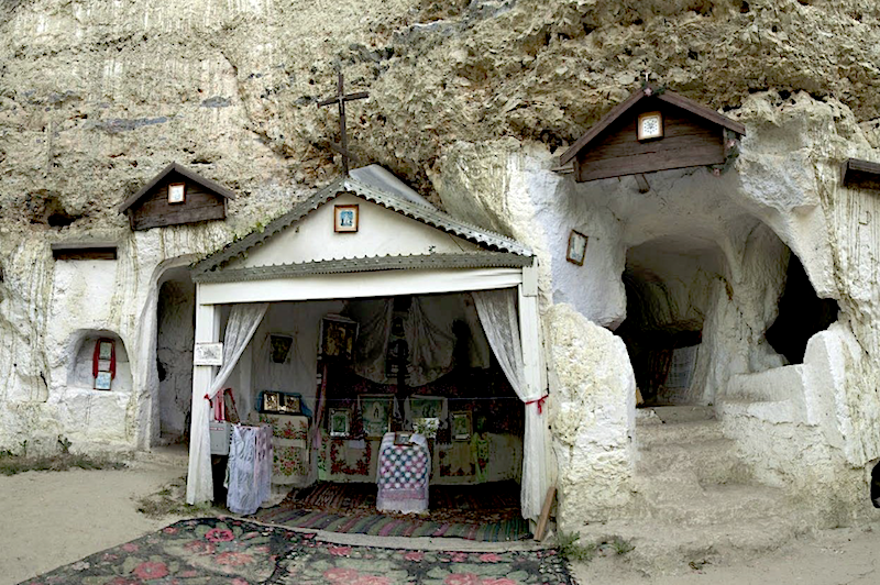 Свято-Михайловский скально-пещерный монастырь