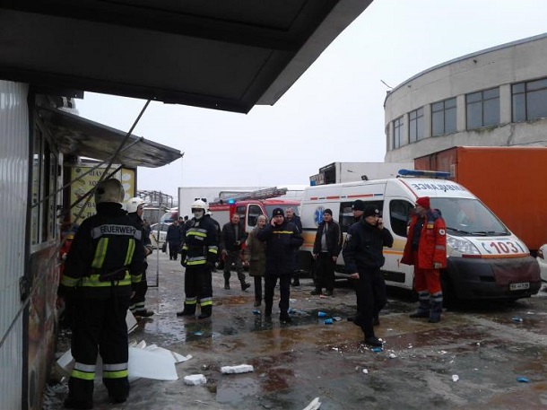 В Ровно произошел взрыв в киоске с шаурмой