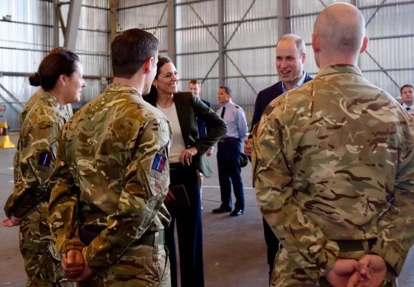 Герцоги Кембриджские во время официального тура