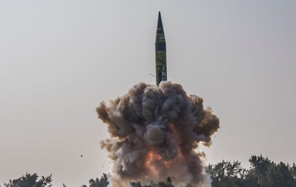 Запуск ракеты Агни-5 в Индии
