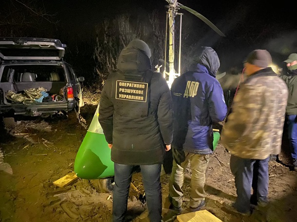 На Закарпатье задержали пограничника и священника на контрабанде сигарет