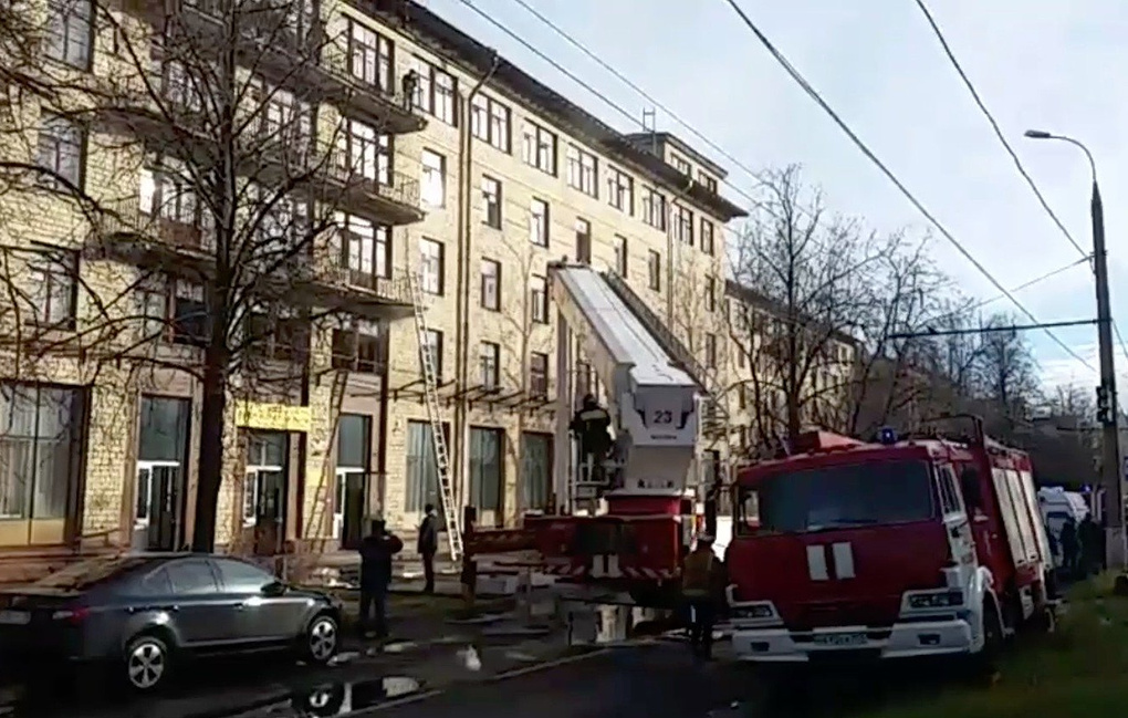 На севере Москвы горит гостинница Останкино