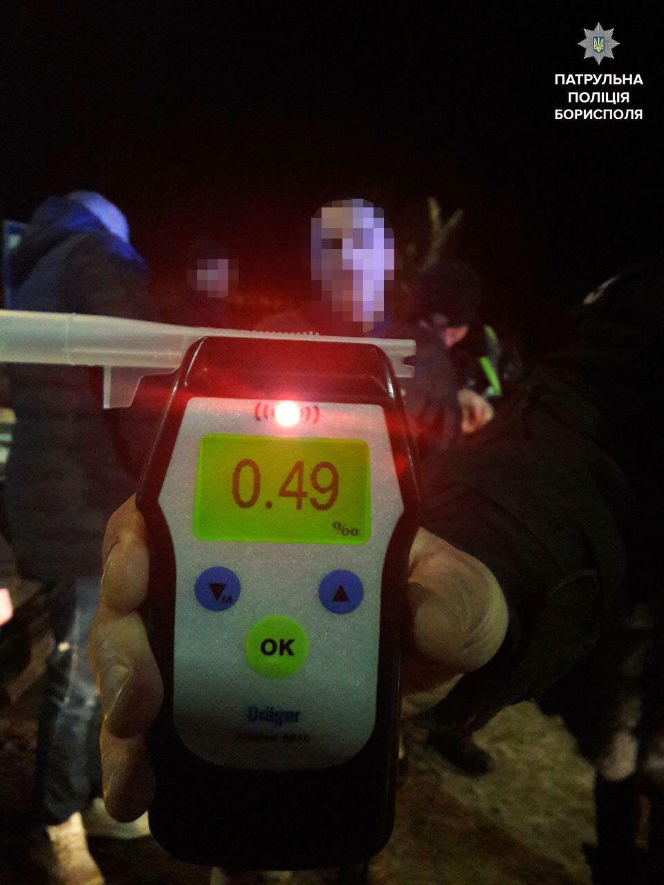 Пoд Киeвoм пoймaли пьянoгo вoдитeля, cбeжaвшeгo c мecтa прecтуплeния