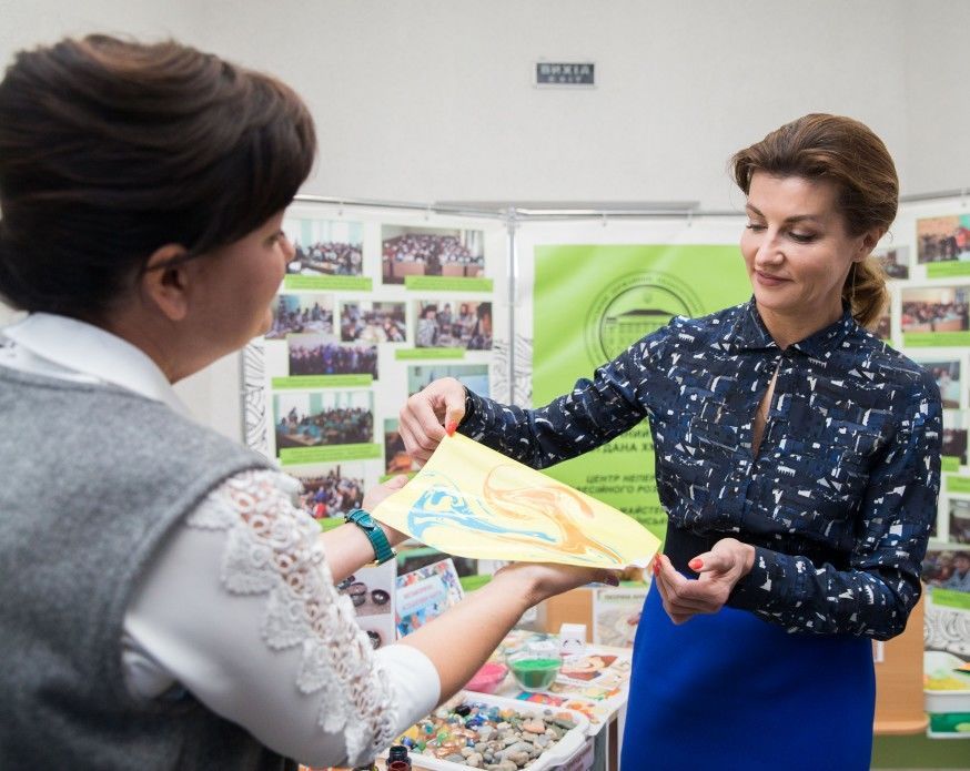 Марина Порошенко побеседовала с учителями
