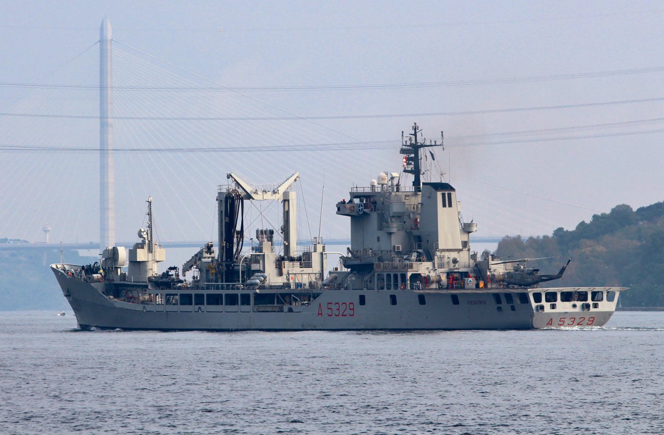 В маневрах принимают участие ВМС Украины, Румынии и Болгарии.