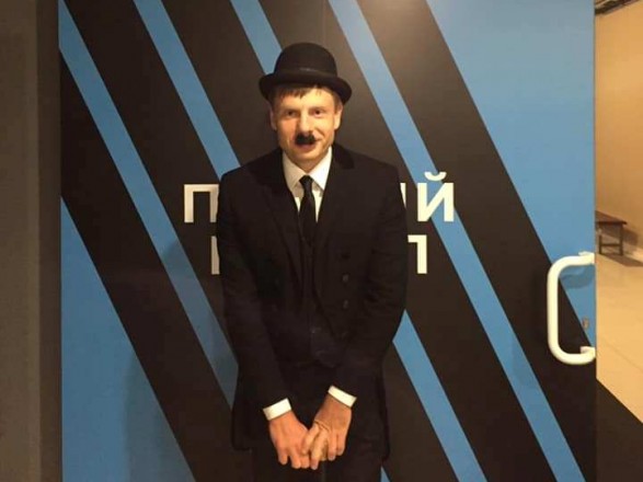 Гончаренко пришел на ток-шоу в костюме Чарли Чаплина