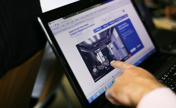 Сайты и приложения нужно переводить на украинский