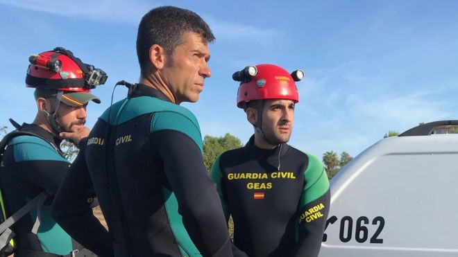 Спасатели ищут пропавшего во время наводнения ребенка