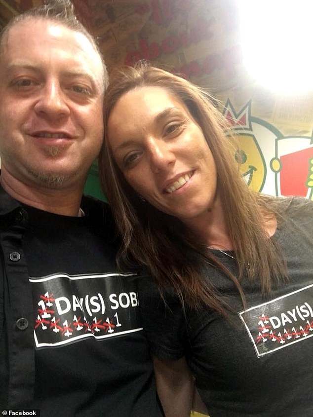 По подозрению в убийстве задержали ее 45-летнего соседа Кристофера Престипино, а также его 31-летнюю девушку Лизу Морт