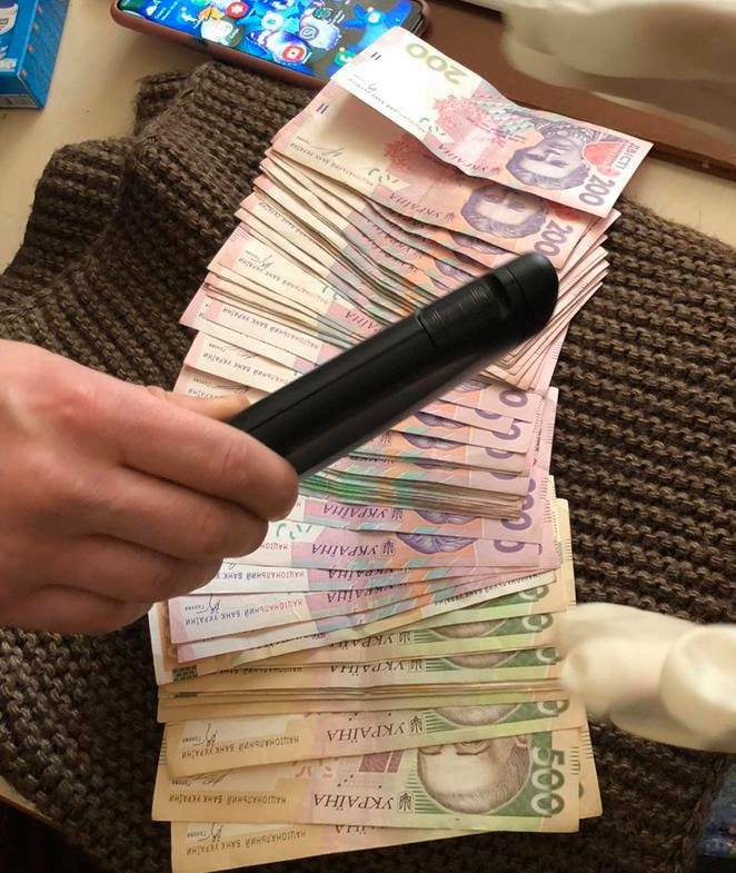 В Киеве чиновницу фонда соцзащиты разоблачили на взятке