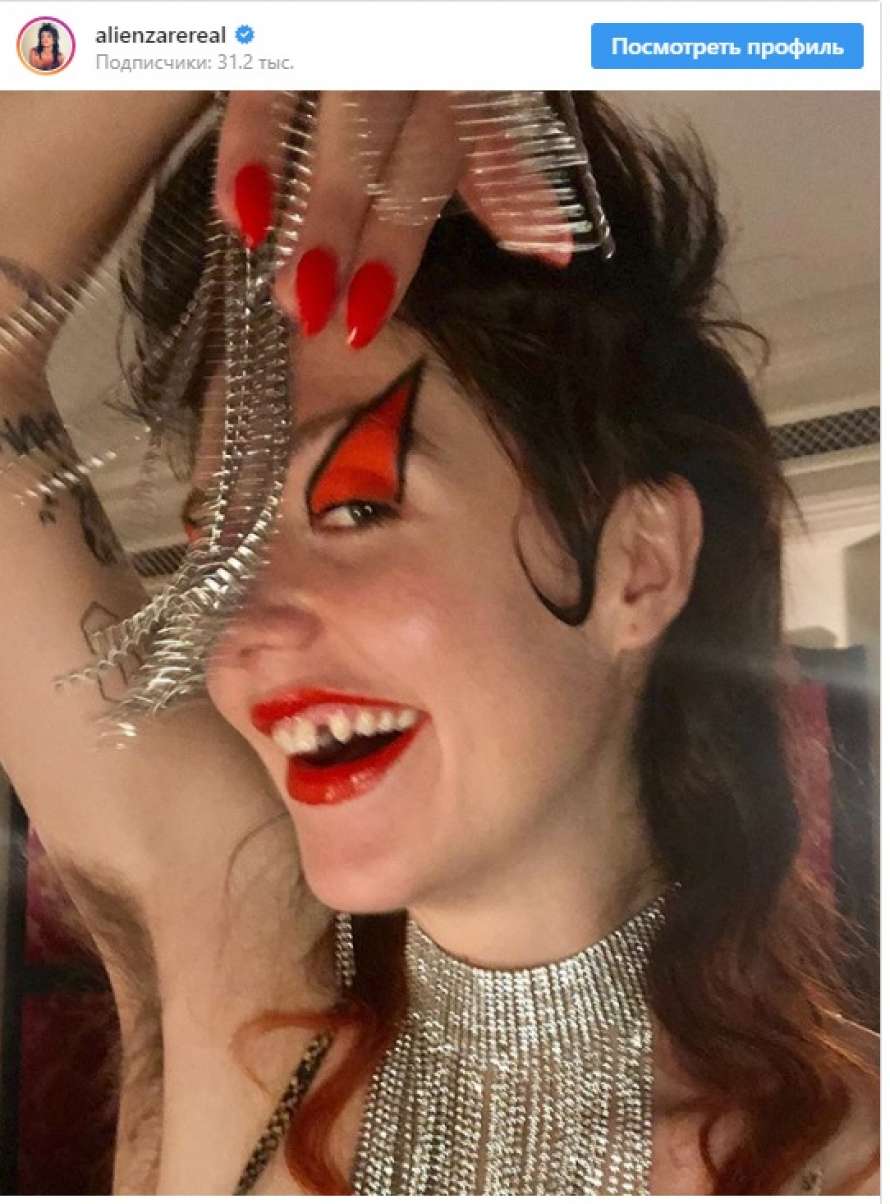 Модель без передних зубов стала лицом Gucci 