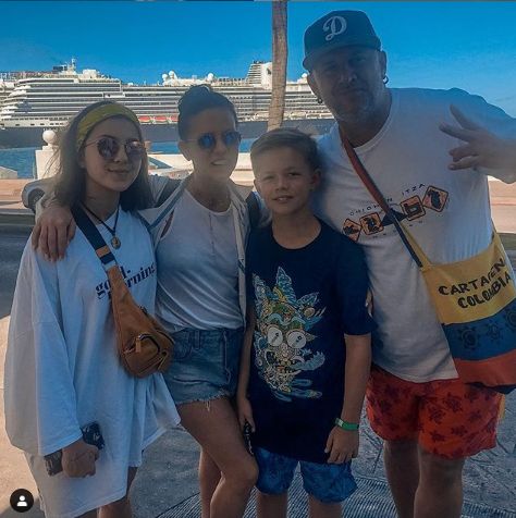 Дочь Потапа выложила редкий семейный снимок