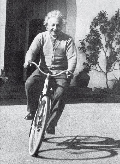 Альберт Эйнштейн