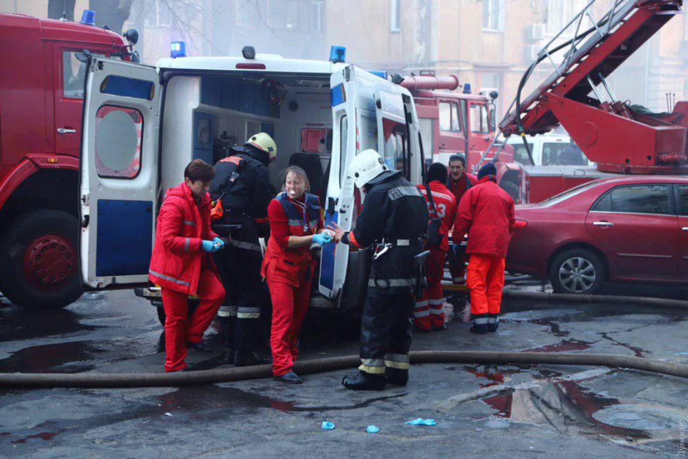 В Одессе произошел крупный пожар, есть пострадавшие. Фото: Думская