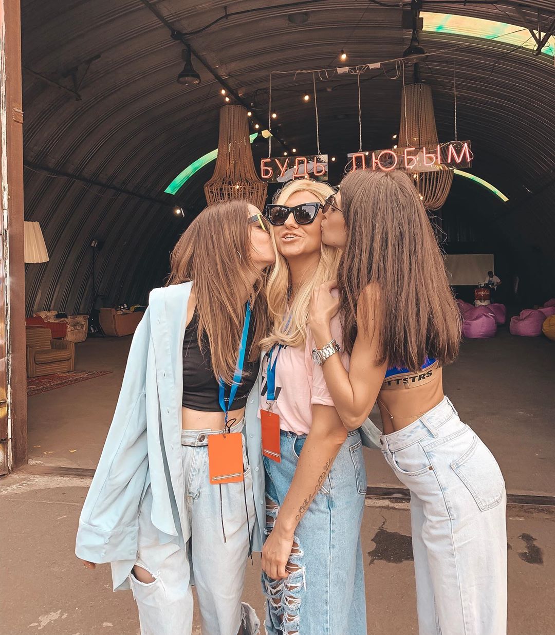 Надя Дорофеева показала, как проводит время с подругами