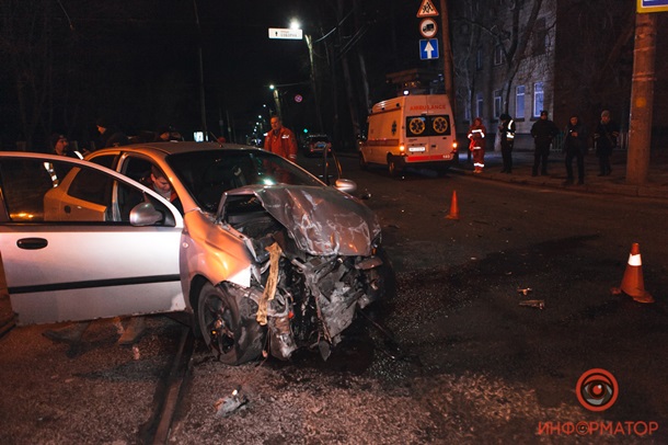 В Днепре авто скорой помощи попало в ДТП, есть пострадавшие