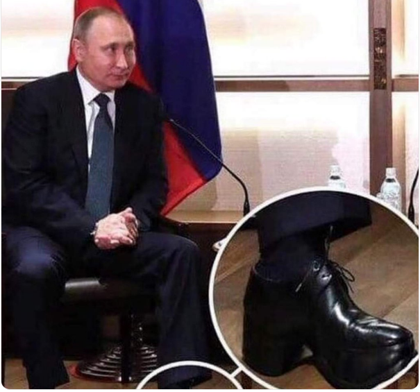 Нелепый внешний вид Путина высмеяли в Сети 