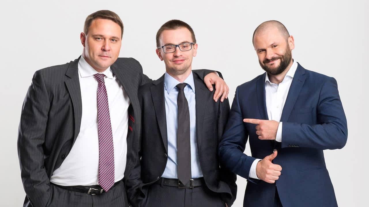 Иван Мищенко, Артем Подольский (посередине)