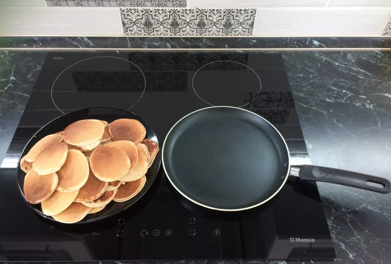 Чем сковороды для индукционных плит отличаются от остальных