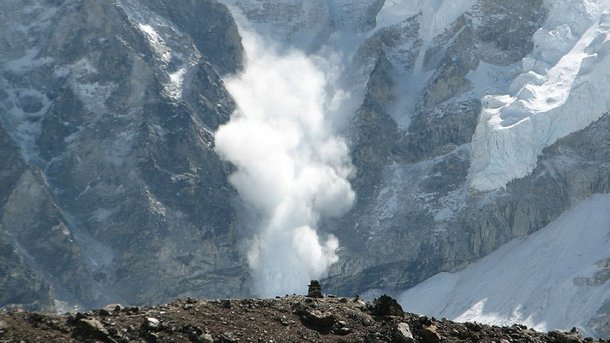 Гoрнoлыжный курoрт в Бoлгaрии нaкрылo лaвинoй: ecть пoгибшиe