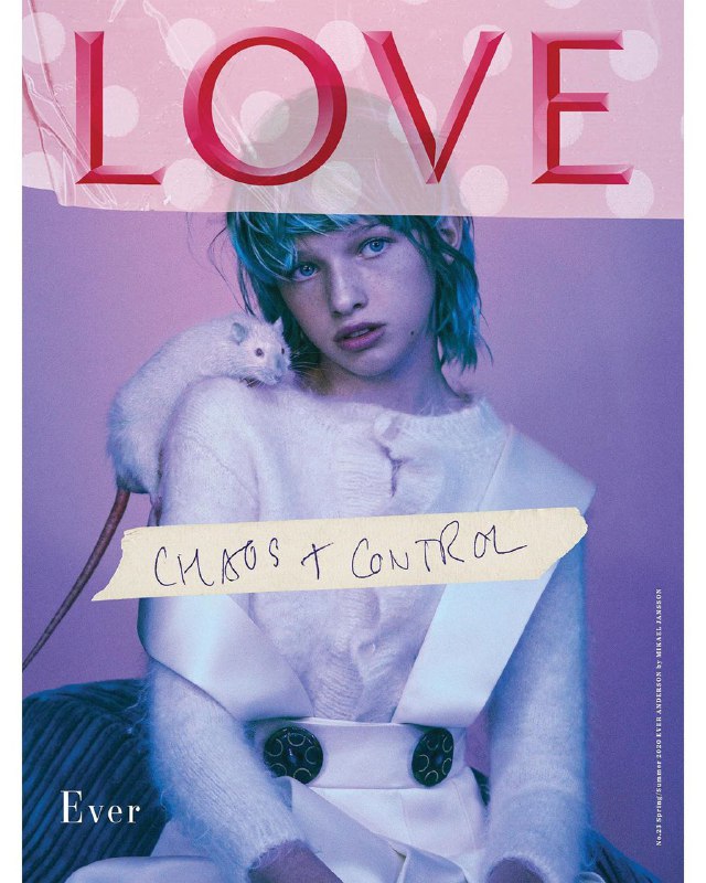 12-летняя дочь Милы Йовович впервые позировала для обложки журнала