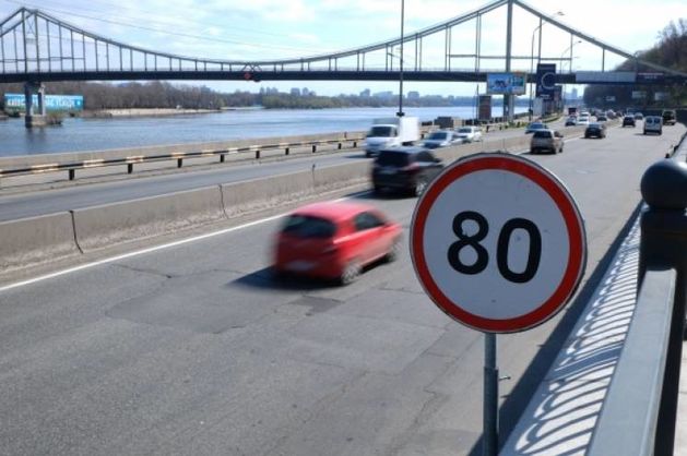 Водителям можно будет ездить на ряде улиц со скоростью 80 км/ч с 1 апреля до 1 ноября