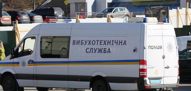 Во Львове заминировали аэропорт, железнодорожный вокзал и отели