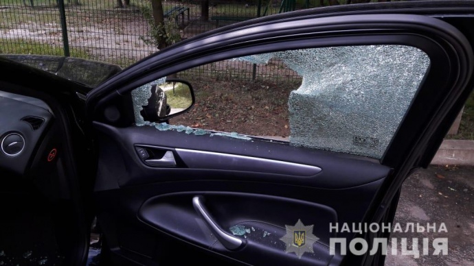 Гранату Ф-1 забросили в салон автомобиля крымчанина
