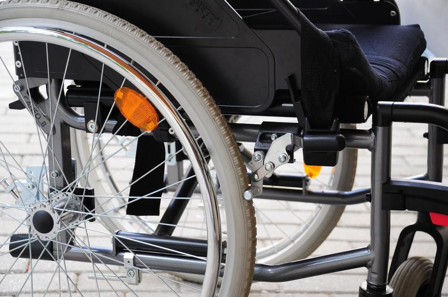 На Днепропетровщине на улице обнаружили труп мужчины в инвалидной коляске