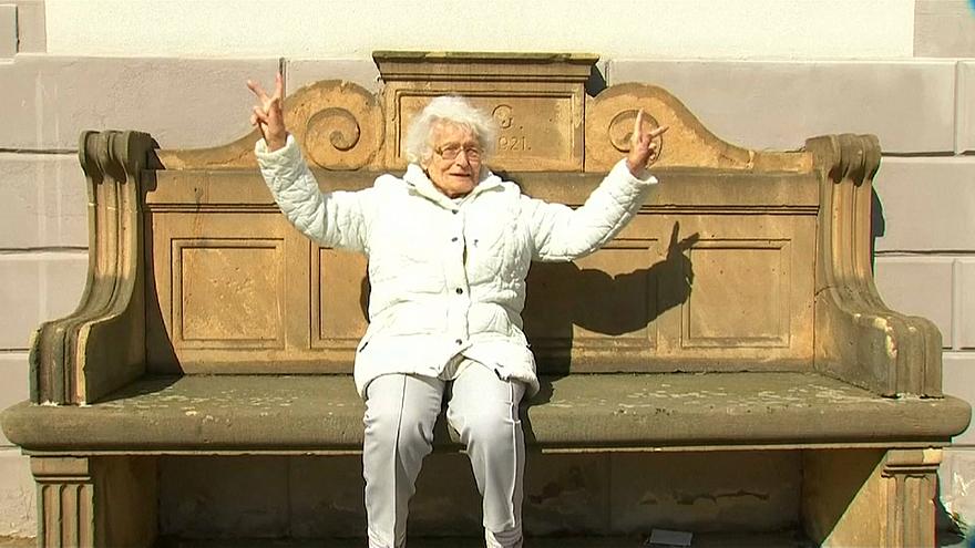 100-летняя учительница физкультуры решила стать политиком