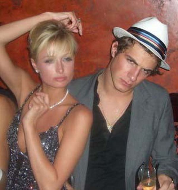Ниаркос и Пэрис Хилтон