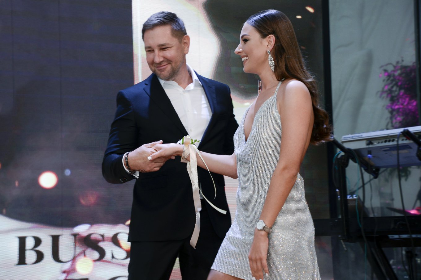 Константин Стогний вручил награду NATALI BLOGGERS AWARDS