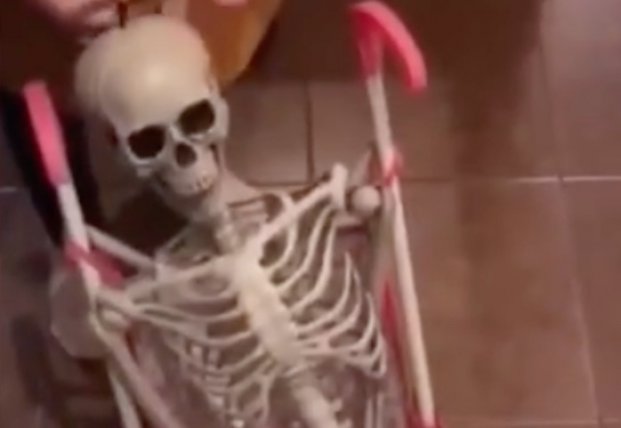 s-goryachey-kukolkoy-video-vtroem-napoili-podrugu-a-potom-horoshenko-trahnuli