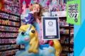 Британка зібрала понад 4,5 тисячі іграшок My Little Pony, встановивши світовий рекорд
