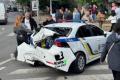 У Києві мікроавтобус на швидкості протаранив поліцію та BMW (відео)