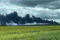 Небо затянуло густым черным дымом: русские попали в нефтеперерабатывающий завод в Лисичанске (видео)