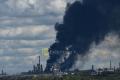 "Люди у безвиході": дрони атакували Москву та Ленінградську область, черги на АЗС, бензину немає (відео)