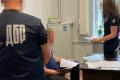 Працівник ТЦК на Закарпатті на ніч прикував чоловіка кайданками до металевої драбини 