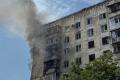 Палаюча багатоповерхівка у Запоріжжі: загиблих та постраждалих більшає (відео)