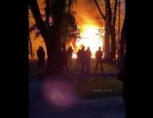 В Виннице пожар уничтожил детские аттракционы (видео)